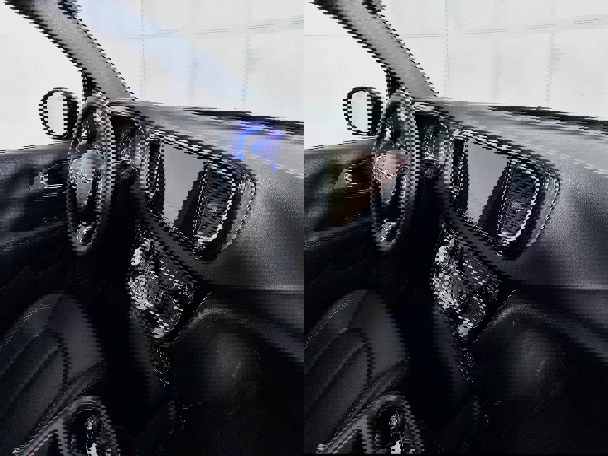 Used 2025 Chrysler Pacifica Select FWD image 27