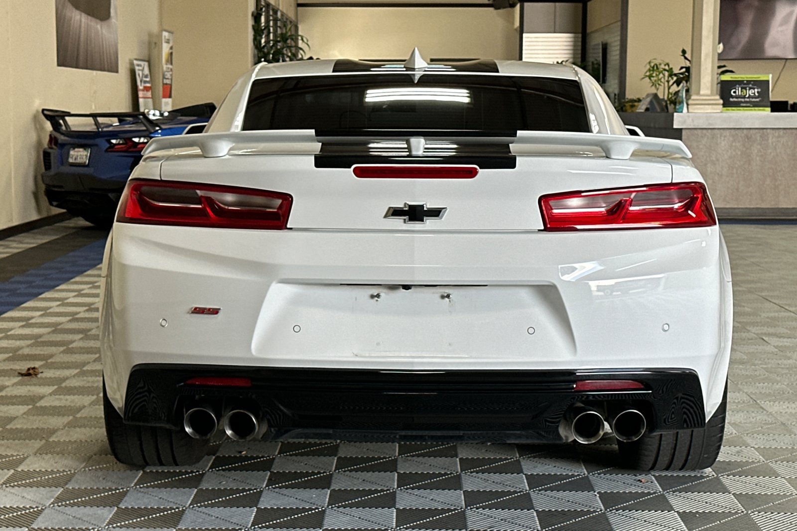 Used 2017 Chevrolet Camaro SS RWD image 5