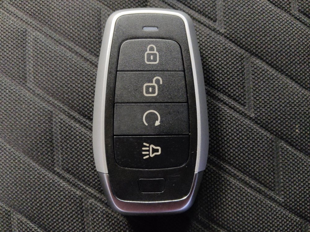 Used 2022 Nissan Kicks SV image 32