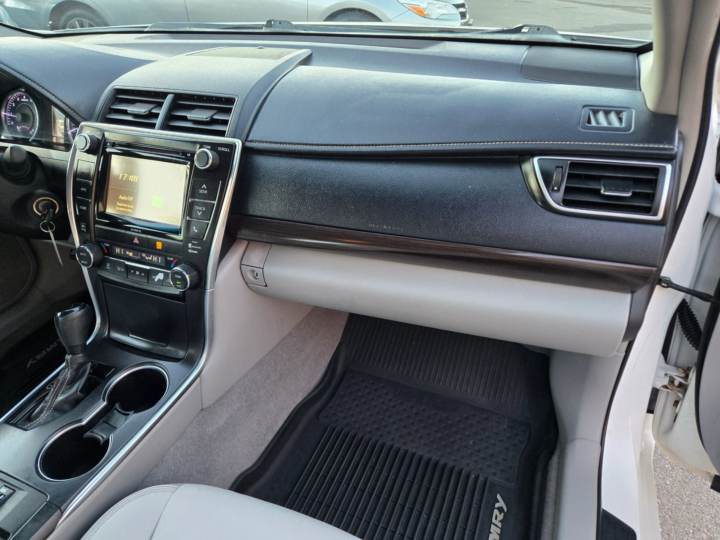 Used 2017 Toyota Camry XLE image 59