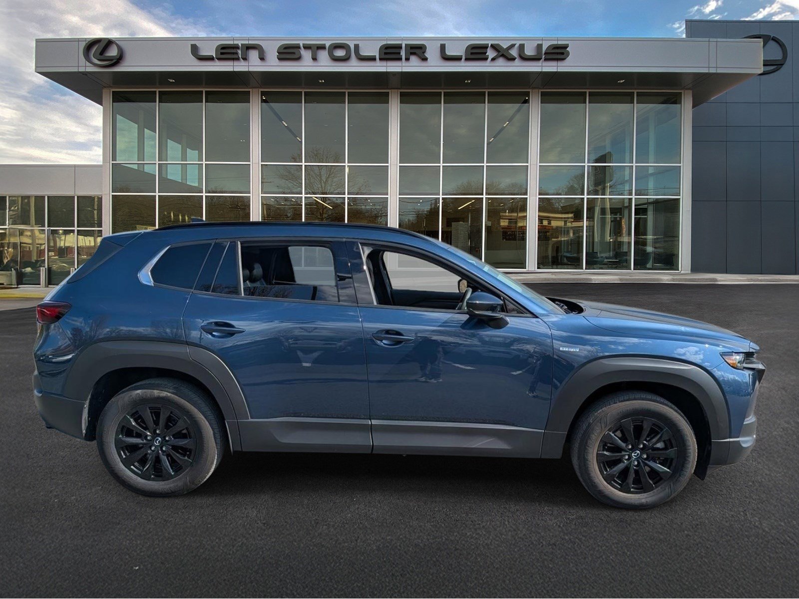 Used 2025 MAZDA CX-50 AWD 2.5 Hybrid w/ Premium Pkg image 2