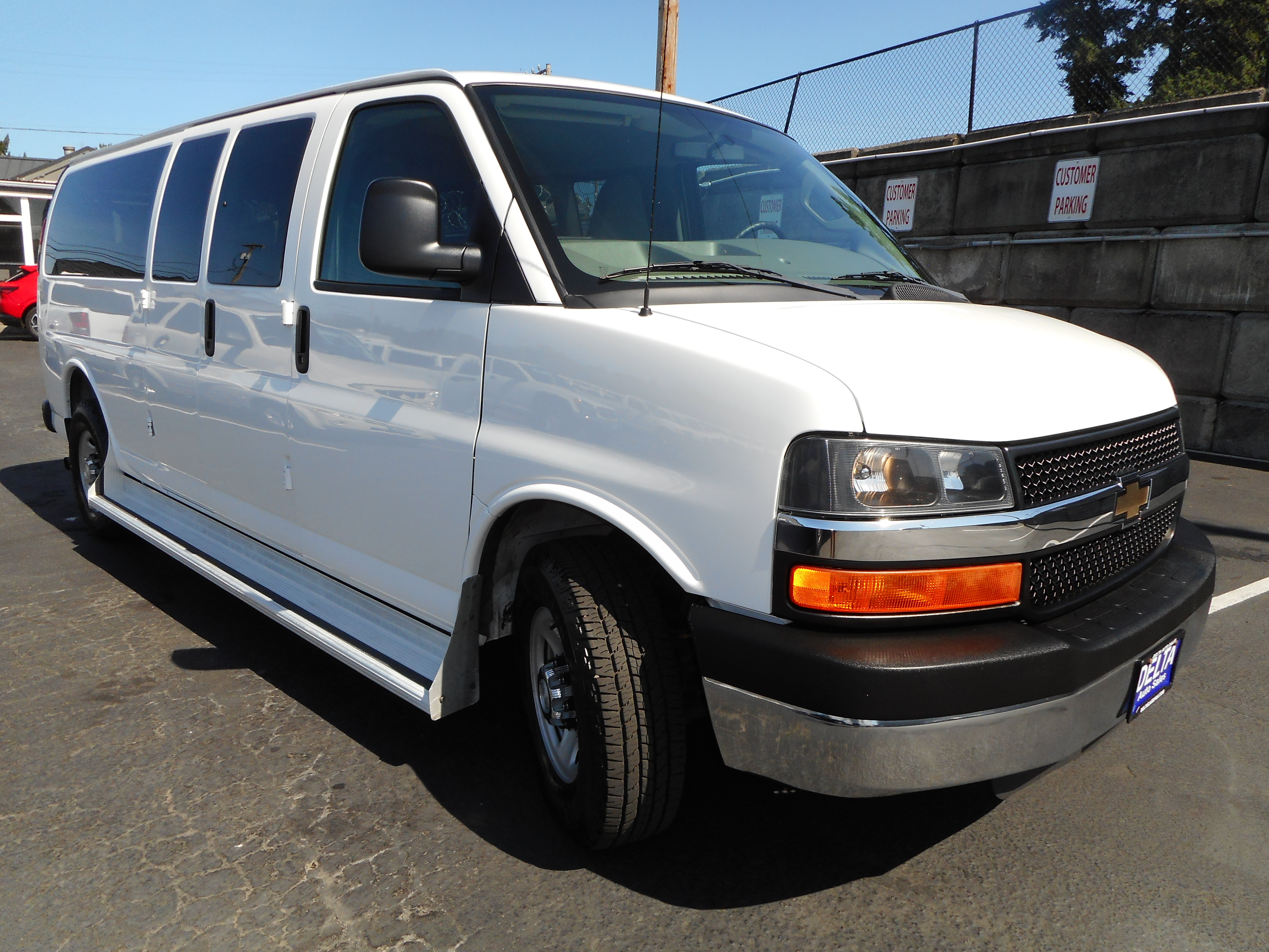 Used 2016 Chevrolet Express 3500 LT w/ LT Preferred Equipment Group RWD image 1