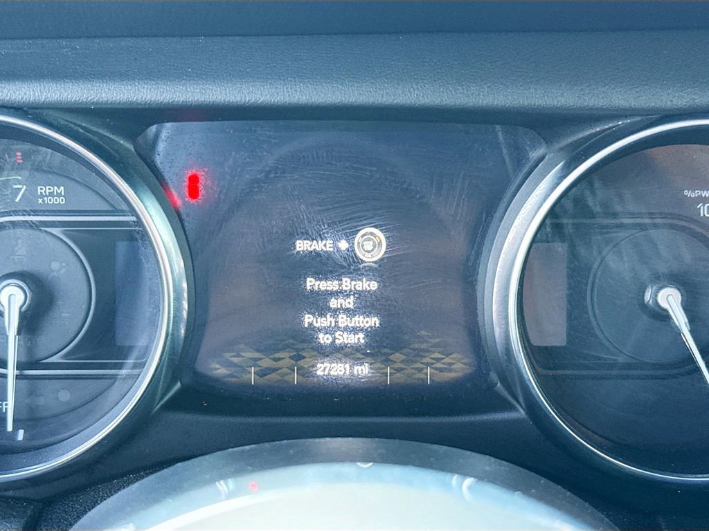 Used 2021 Jeep Wrangler Unlimited Sahara AWD/4WD image 13