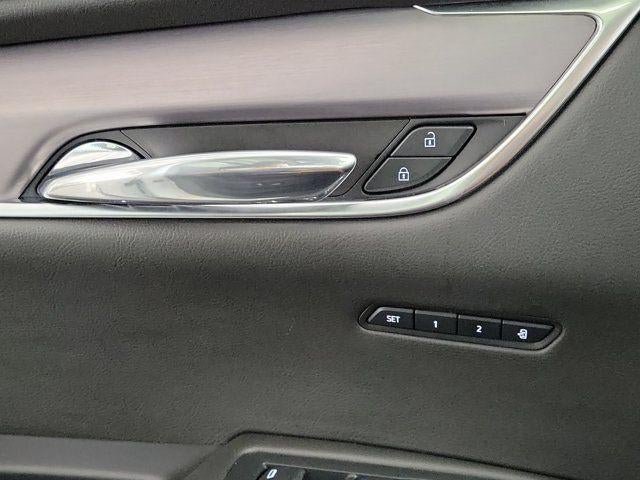 Certified 2023 Cadillac XT6 Luxury FWD image 16