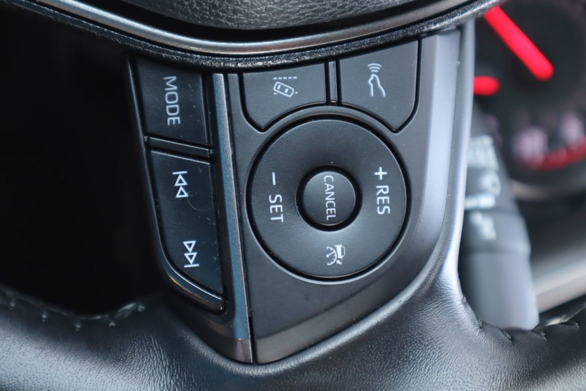 Used 2021 Toyota Camry XSE image 8