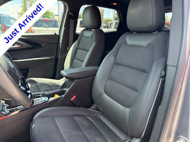 Used 2022 Chevrolet TrailBlazer RS w/ Sun and Liftgate Package FWD image 9