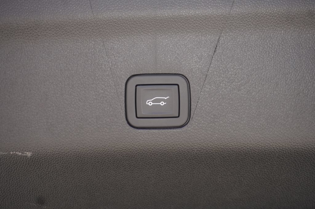 Used 2026 Chevrolet Tahoe RST RWD image 10