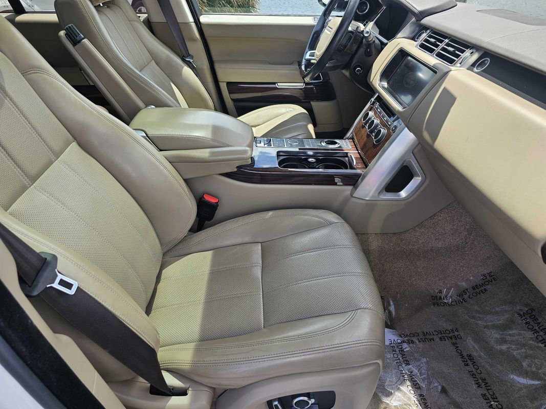 Used 2017 Land Rover Range Rover HSE image 20
