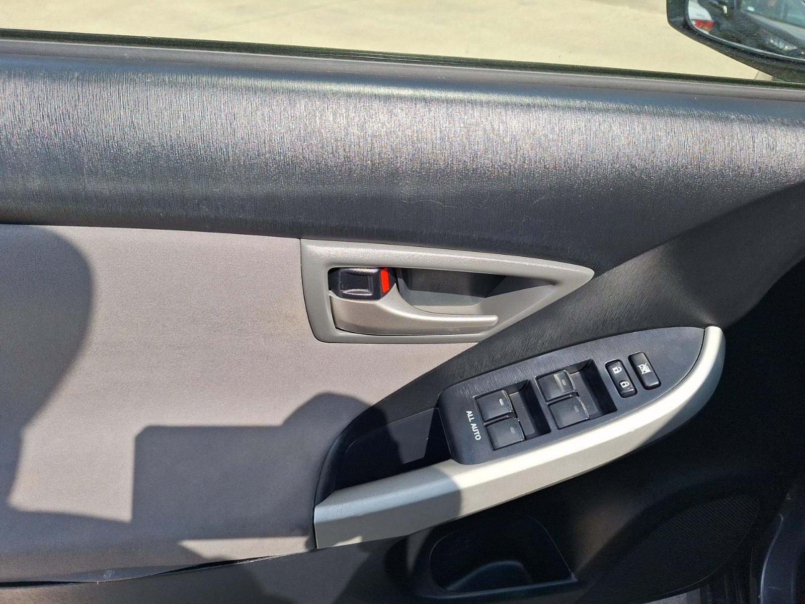 Used 2014 Toyota Prius Two FWD image 18