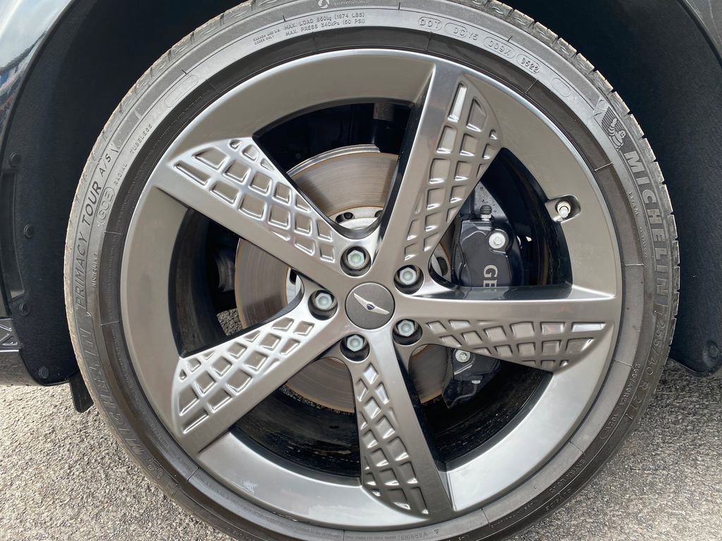 Certified 2023 Genesis GV70 2.5T w/ Sport Prestige Package image 9