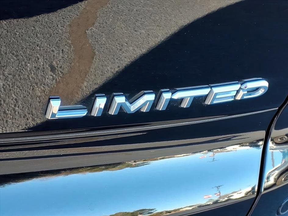 Used 2025 Toyota Crown Signia image 9