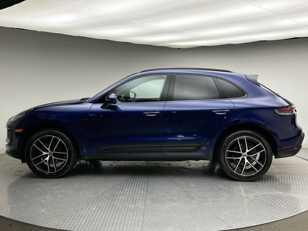 Used 2022 Porsche Macan AWD/4WD image 10