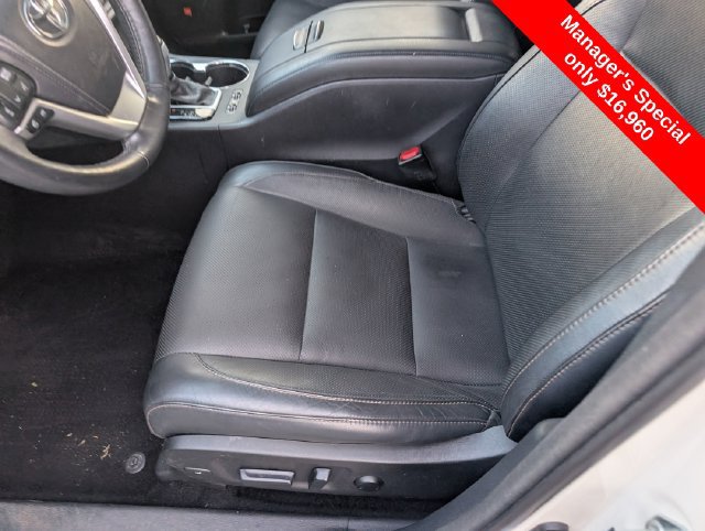 Used 2015 Toyota Highlander Limited Platinum AWD/4WD image 17