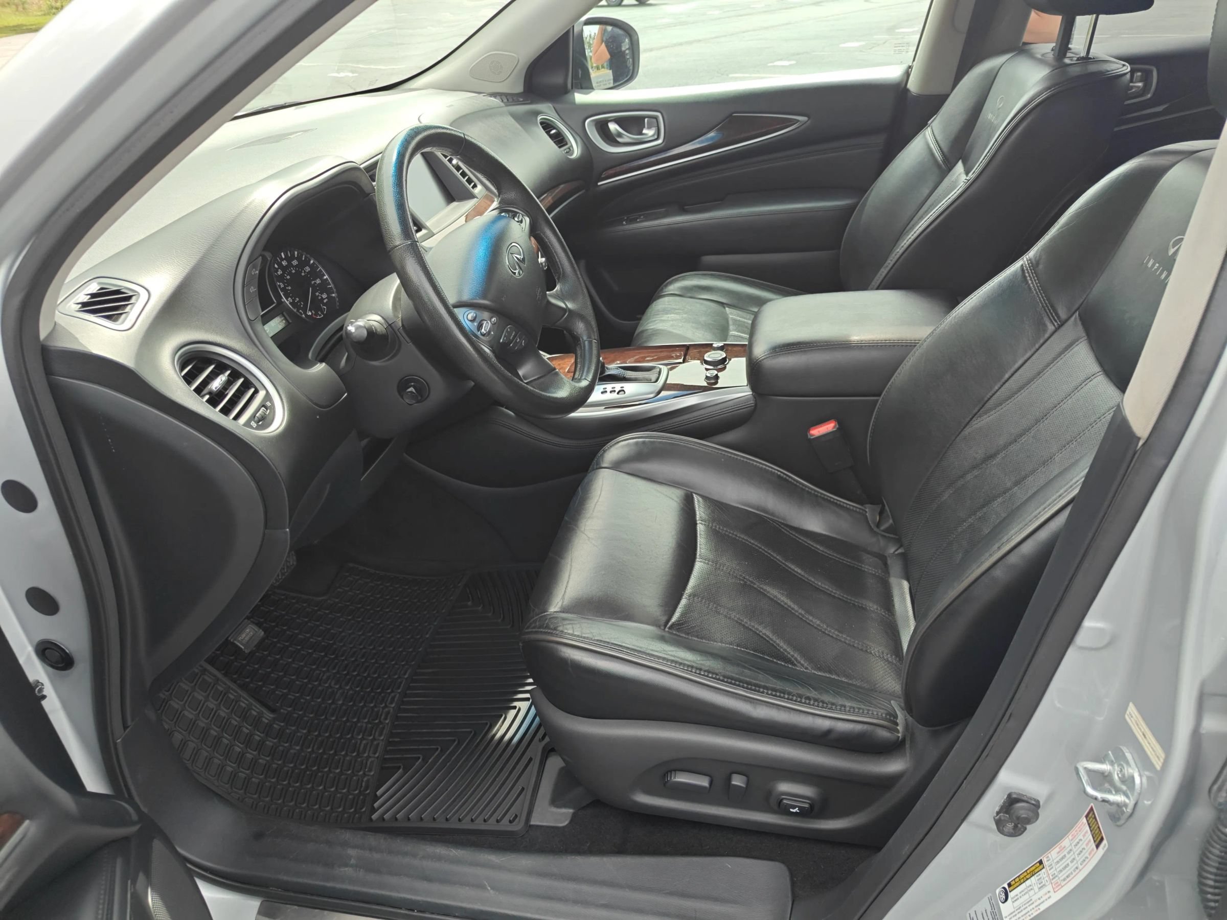 Used 2013 INFINITI JX35 AWD w/ Premium Pkg image 5