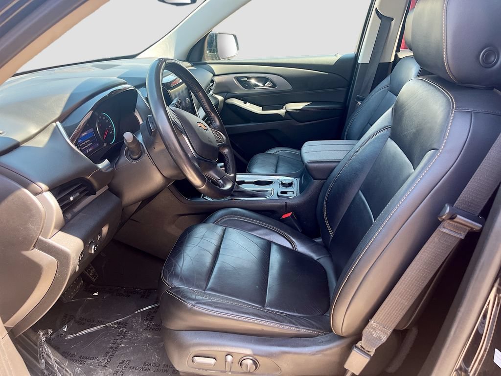 Used 2020 Chevrolet Traverse LT w/ LT Premium Package AWD/4WD image 21