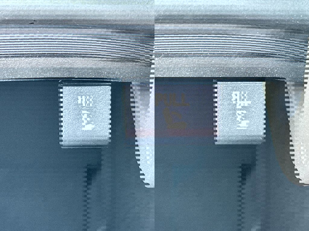 New 2025 Hyundai Elantra SEL image 37