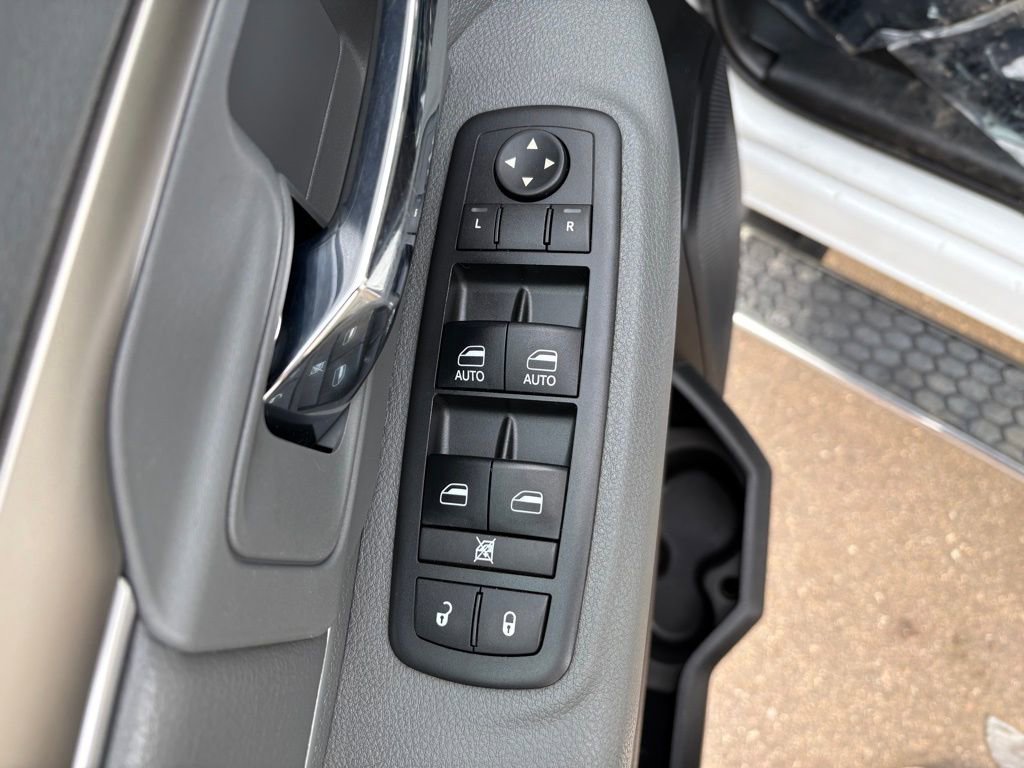 Used 2017 RAM 3500 SLT image 21