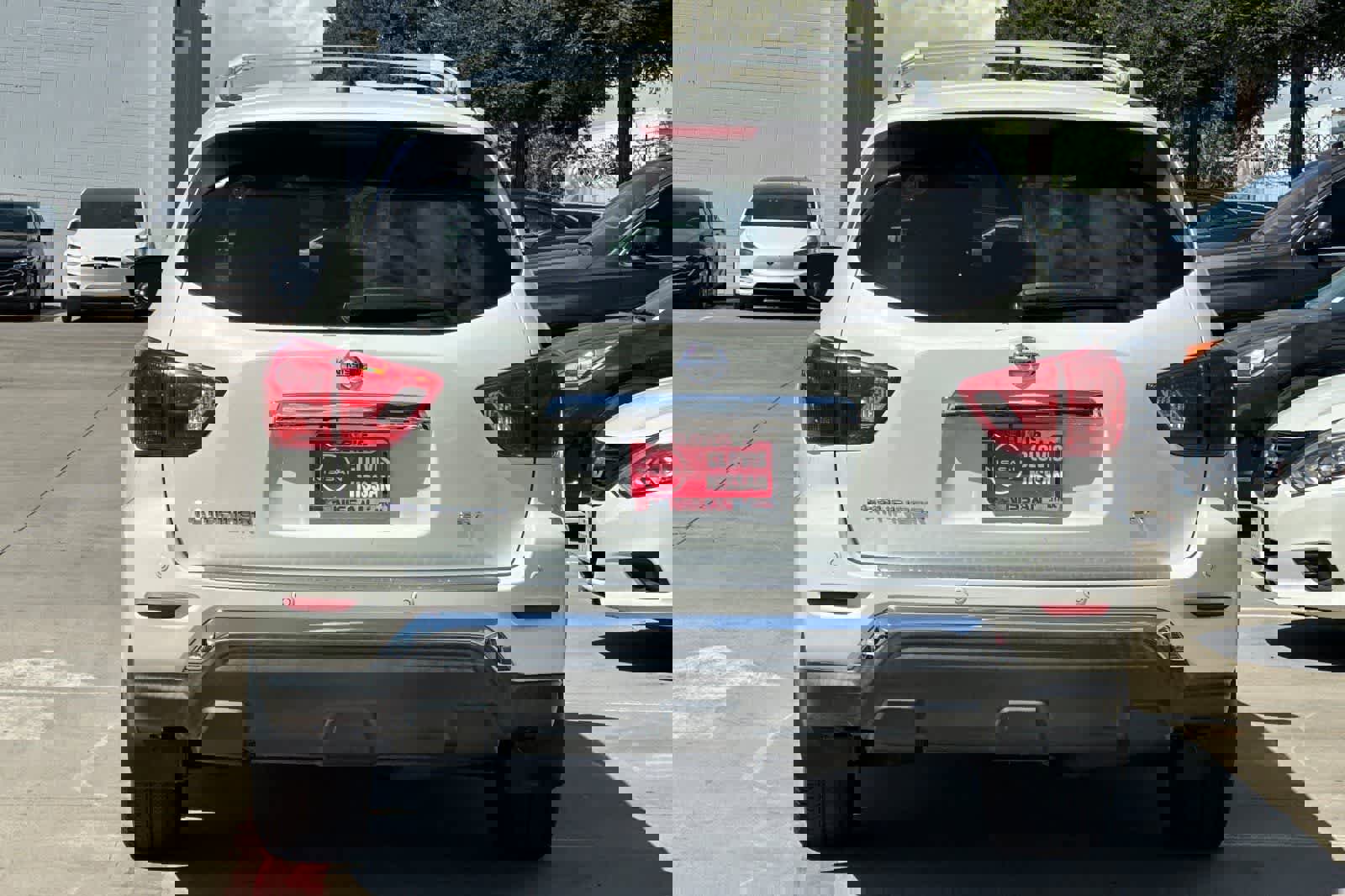 Used 2017 Nissan Pathfinder SV w/ Cargo Package image 8