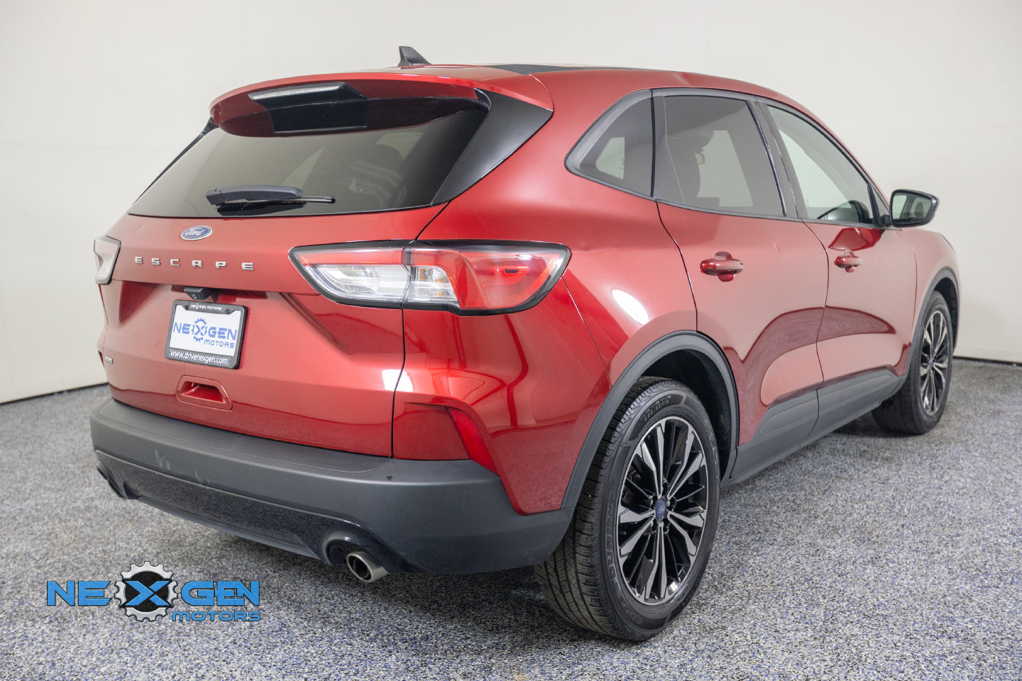 Used 2022 Ford Escape SE w/ SE Sport Appearance Package FWD image 8