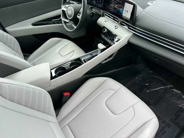 Used 2024 Hyundai Elantra Limited FWD image 18