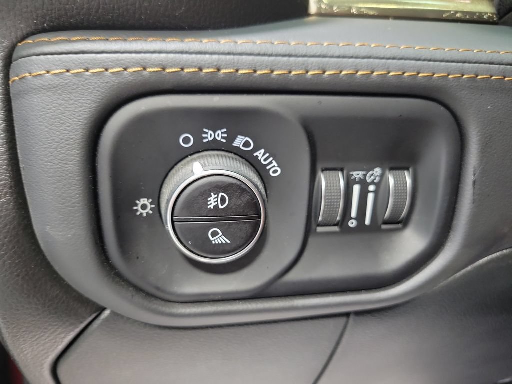 Used 2024 RAM 2500 Limited w/ Towing Technology Group AWD/4WD image 43