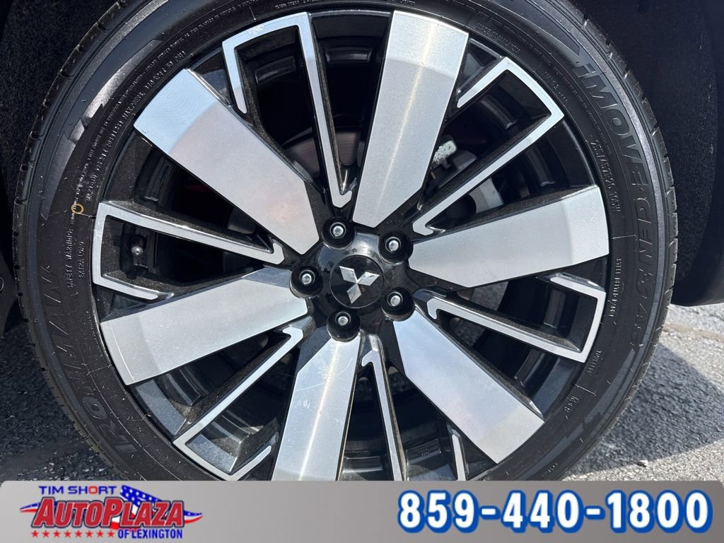 Used 2025 Mitsubishi Outlander AWD image 34