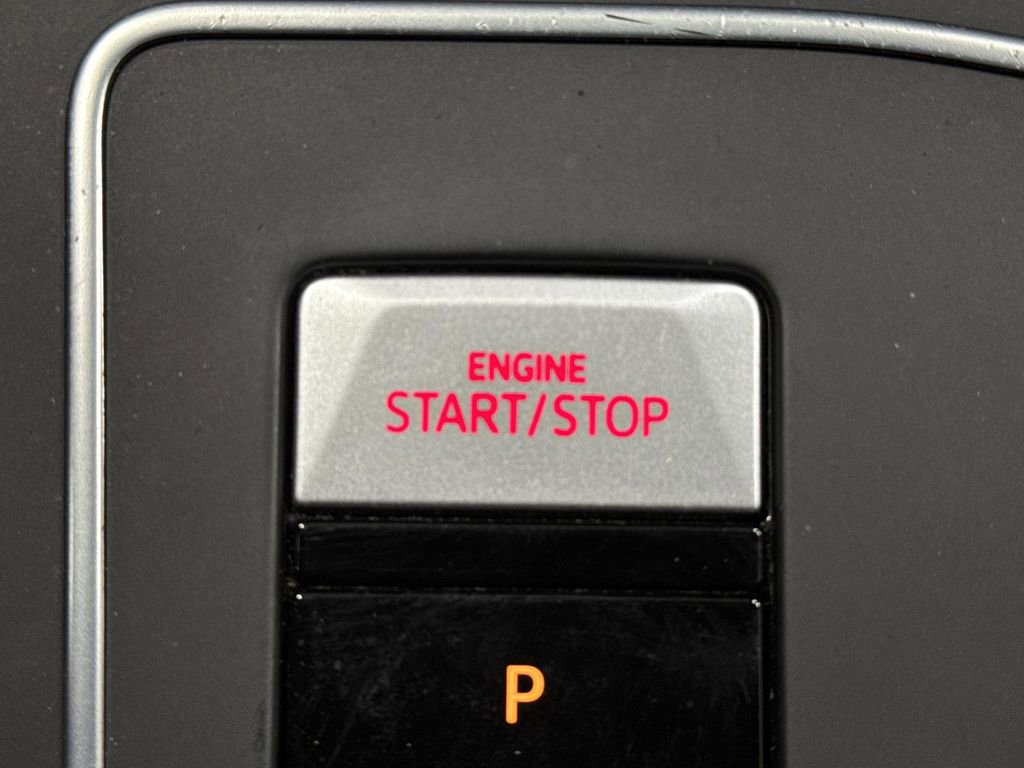 Used 2022 Volkswagen GTI SE image 23