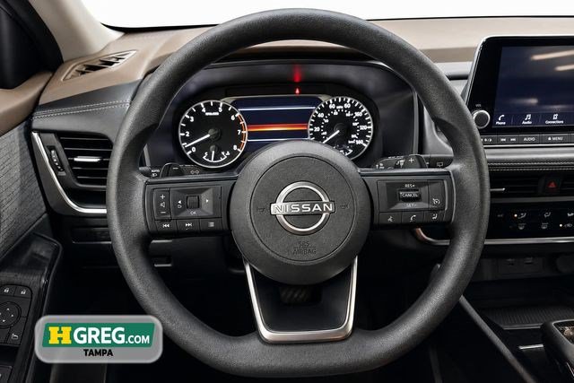 Used 2023 Nissan Rogue S AWD/4WD image 14