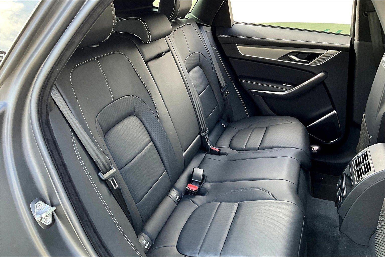 New 2026 Jaguar F-PACE R-Dynamic S image 10