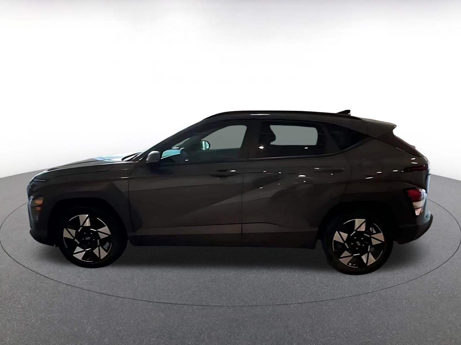 Used 2025 Hyundai Kona SEL FWD image 8