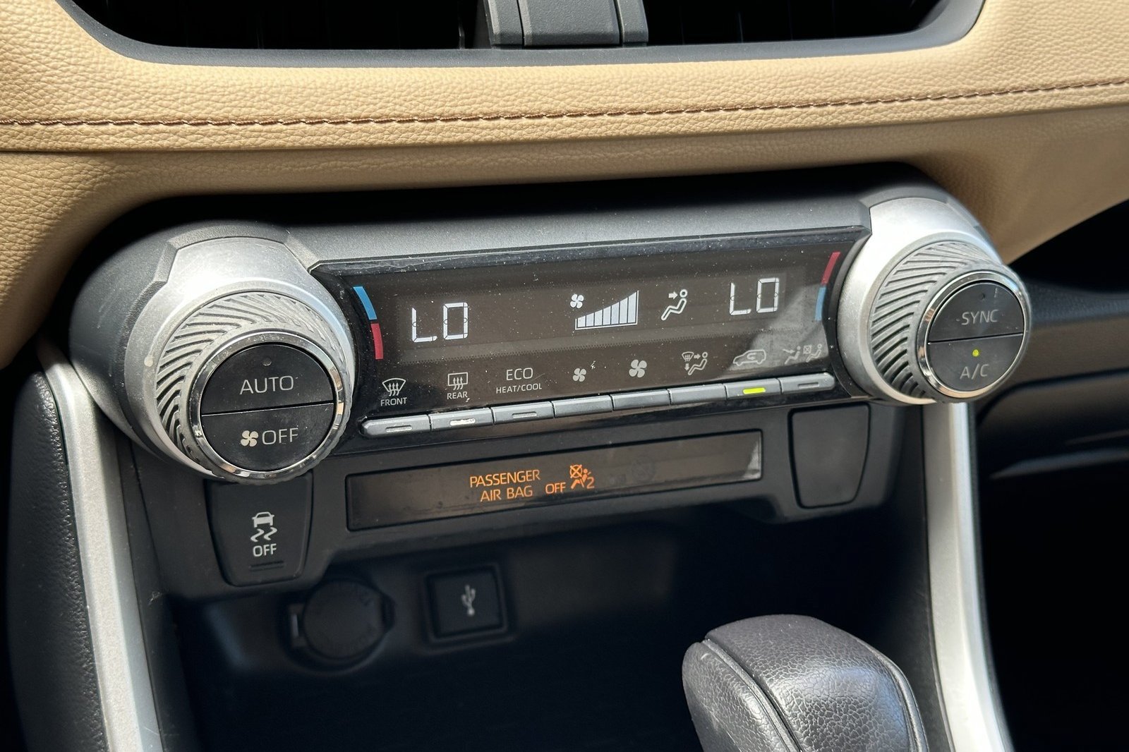 Certified 2021 Toyota RAV4 LE AWD/4WD image 20