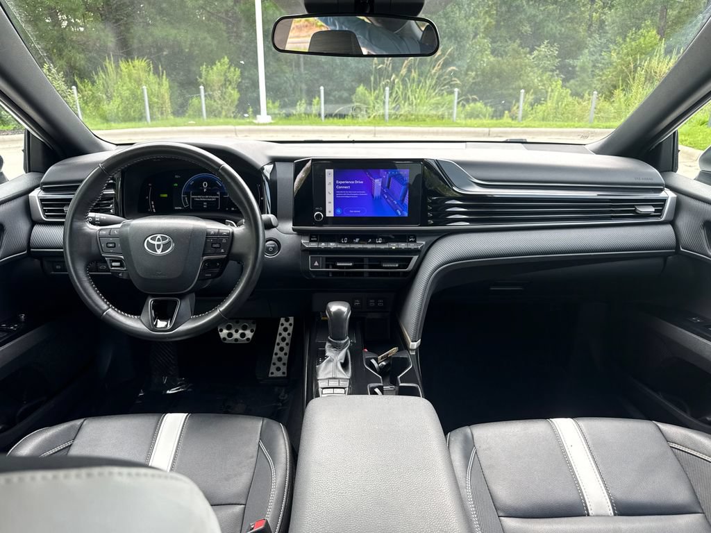 Used 2025 Toyota Camry SE FWD image 16