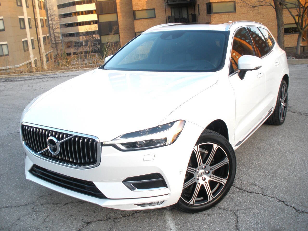 Used 2018 Volvo XC60 T6 Inscription w/ Advanced Package AWD/4WD image 1