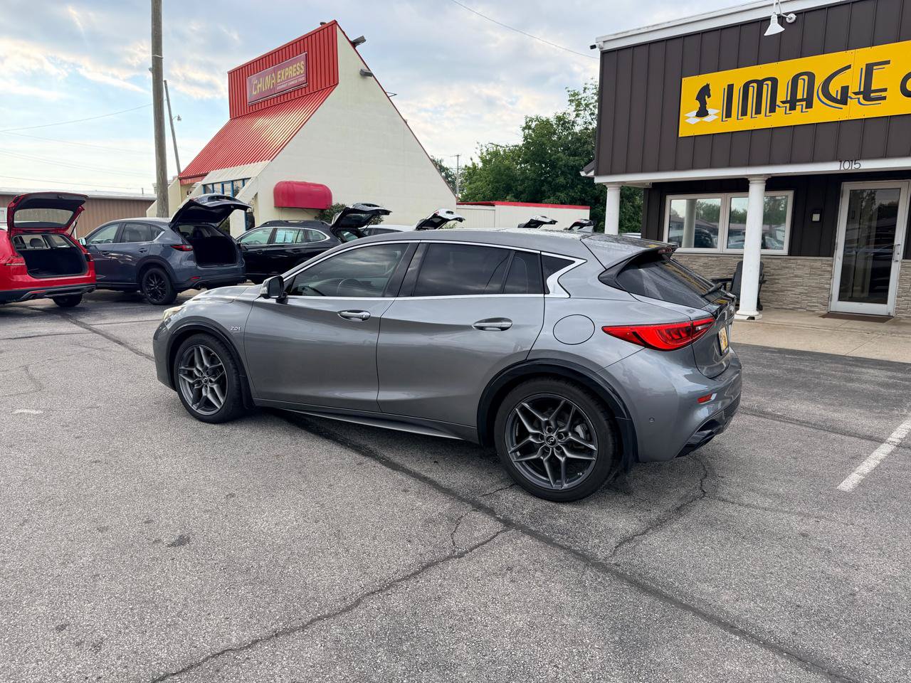 Used 2018 INFINITI QX30 Sport w/ Sport Leather Package FWD image 11
