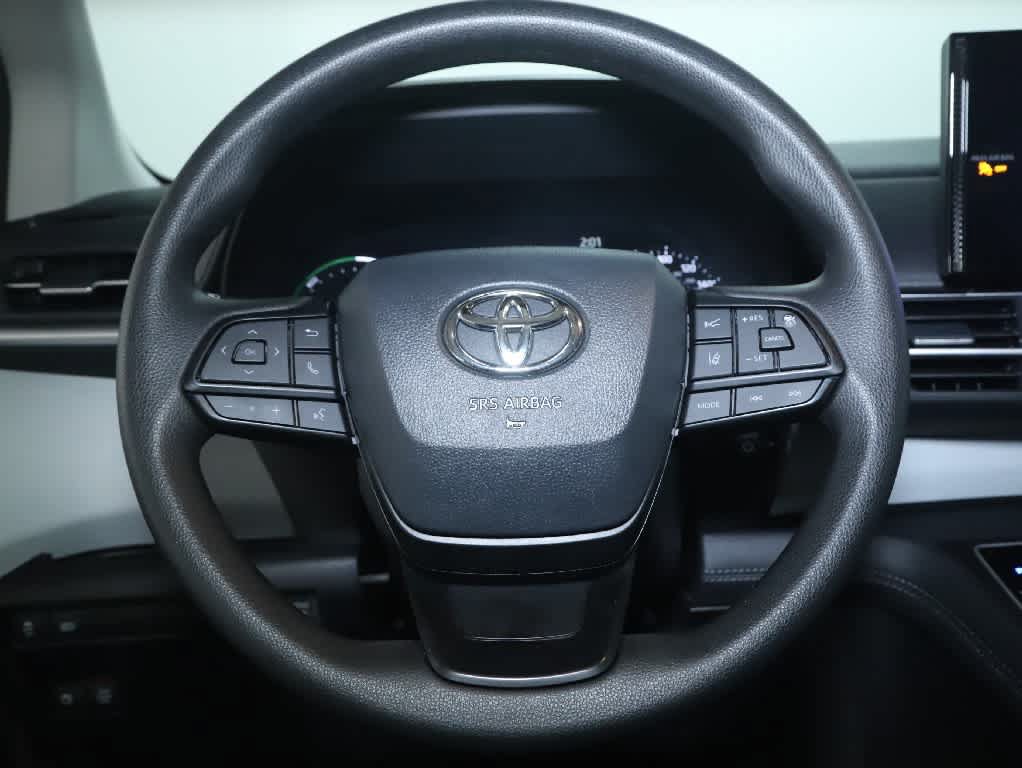 Certified 2026 Toyota Sienna LE AWD/4WD image 21