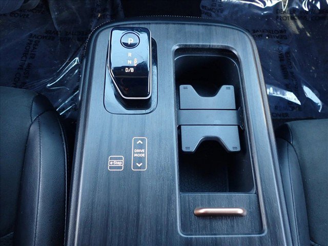 Used 2023 Nissan Ariya AWD image 19