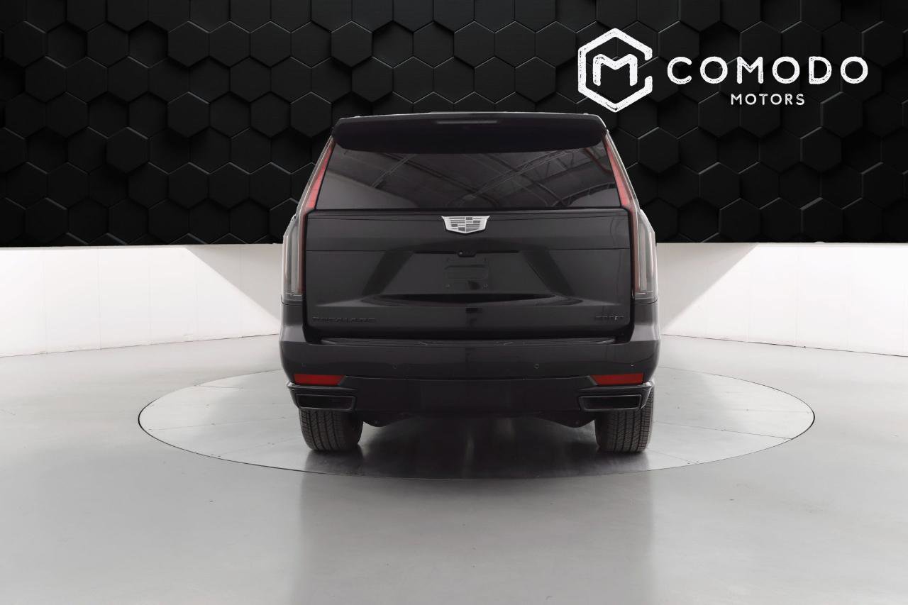 Used 2023 Cadillac Escalade ESV Sport Platinum image 4