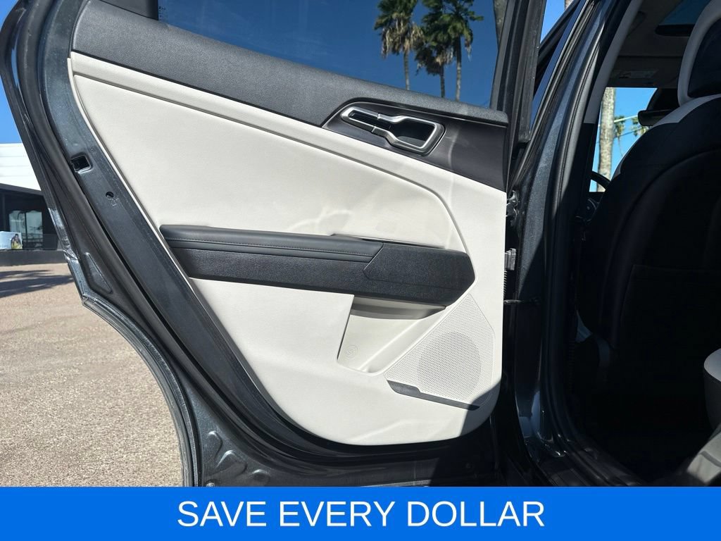 Used 2025 Kia Sportage EX w/ Premium Package FWD image 17