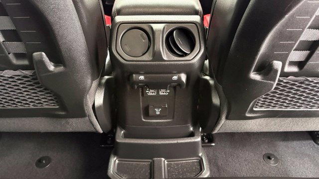 Used 2023 Jeep Wrangler Unlimited Rubicon 4xe AWD/4WD image 27