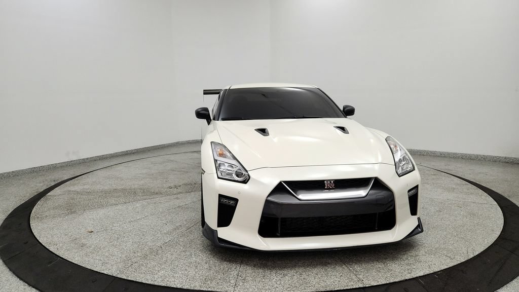 Used 2019 Nissan GT-R AWD/4WD image 8