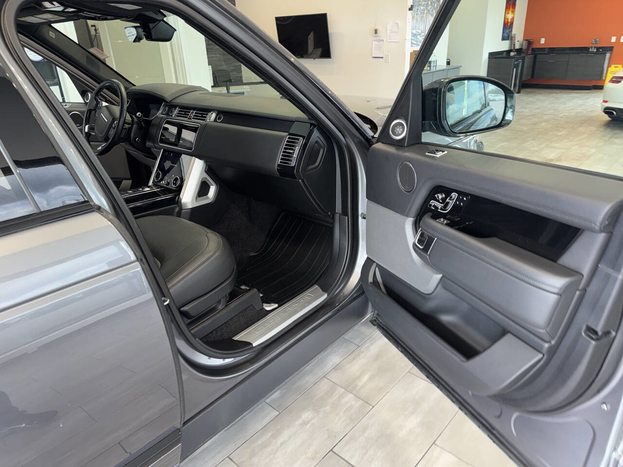 Used 2019 Land Rover Range Rover HSE AWD/4WD image 32