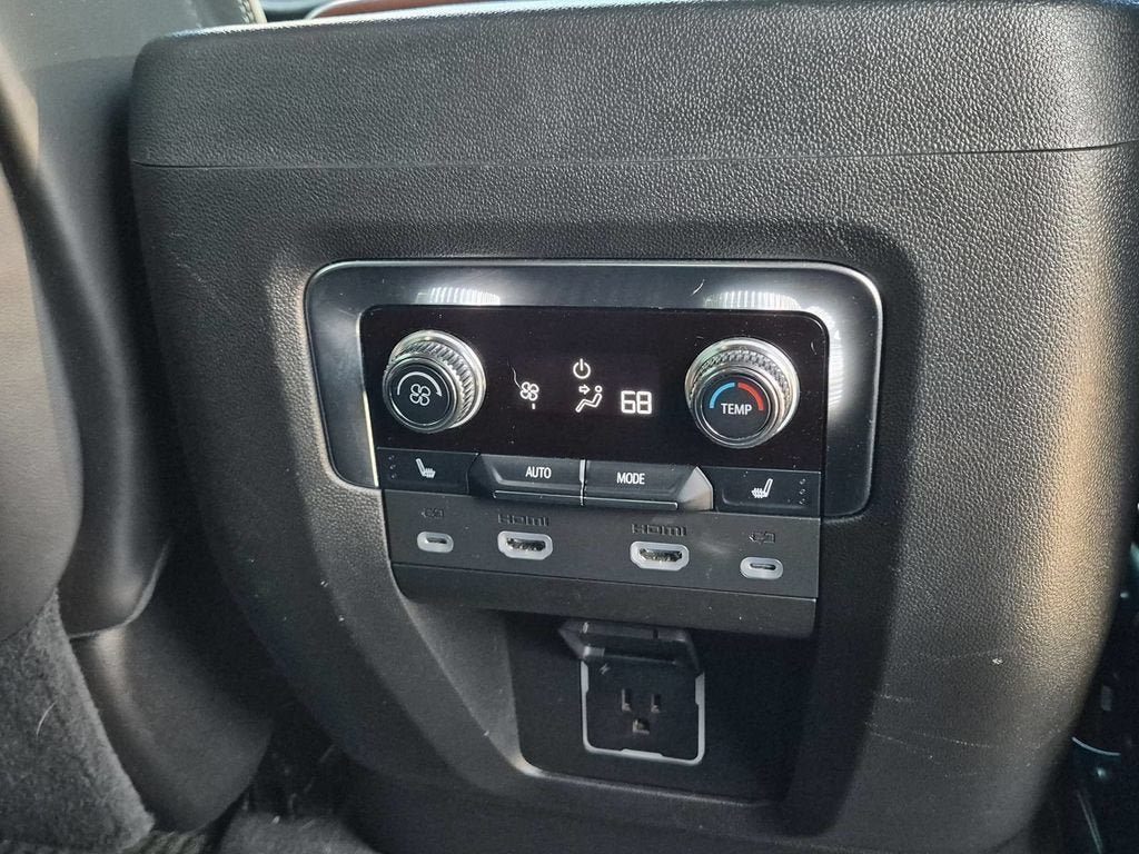 Used 2024 GMC Yukon Denali Ultimate AWD/4WD image 25