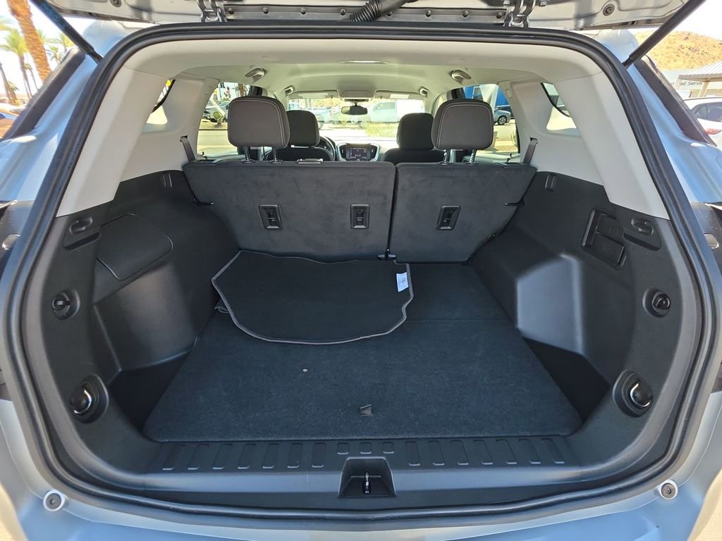 Used 2024 GMC Terrain SLE image 27