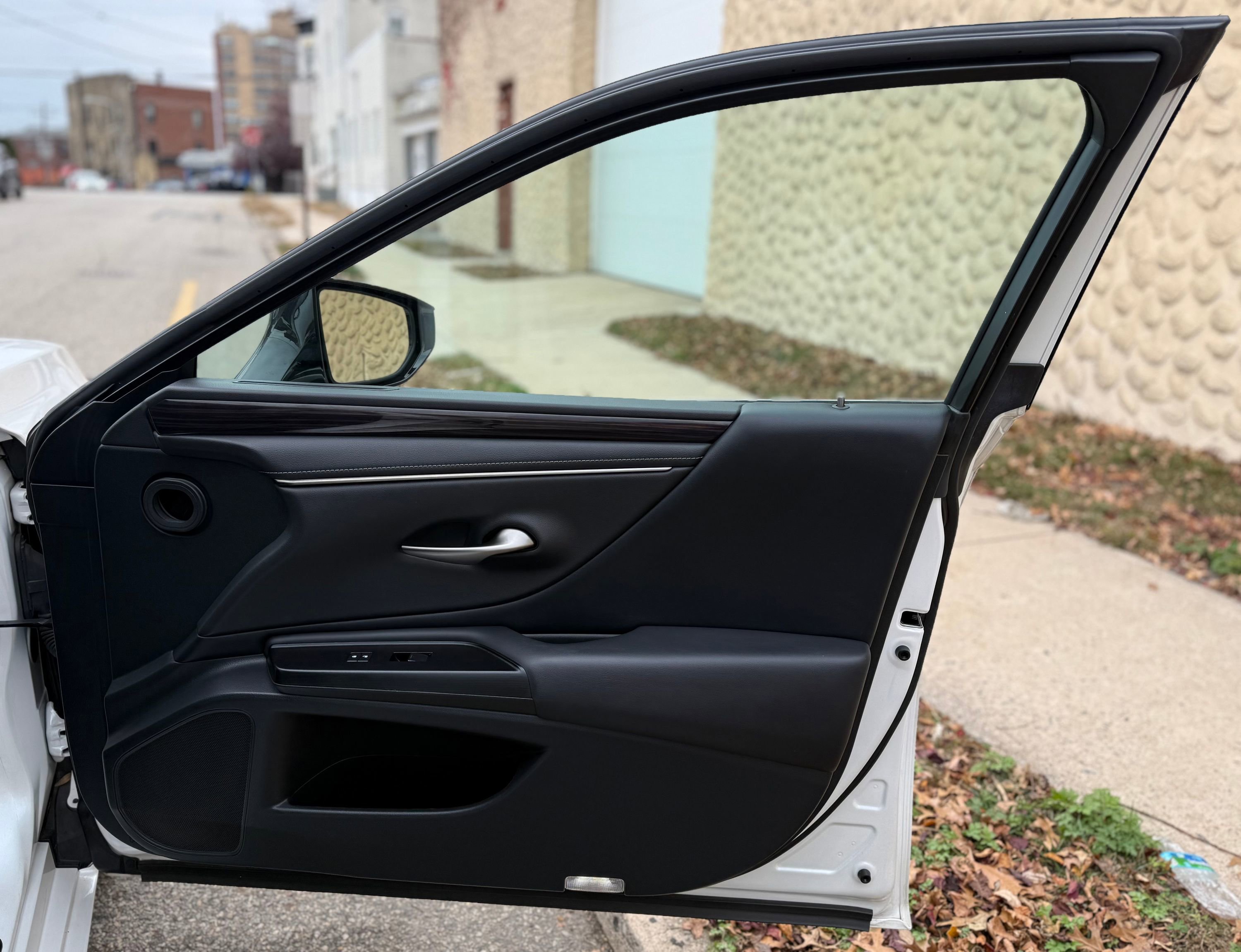 Used 2019 Lexus ES 350 w/ Premium Package image 28