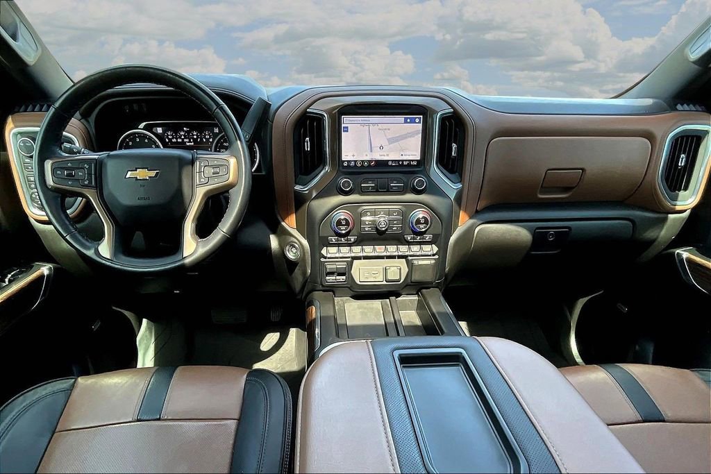 Used 2022 Chevrolet Silverado 1500 High Country w/ Technology Package image 10