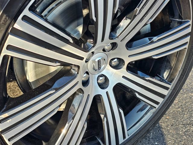 Used 2023 Volvo XC90 B6 Ultimate w/ Protection Package image 7