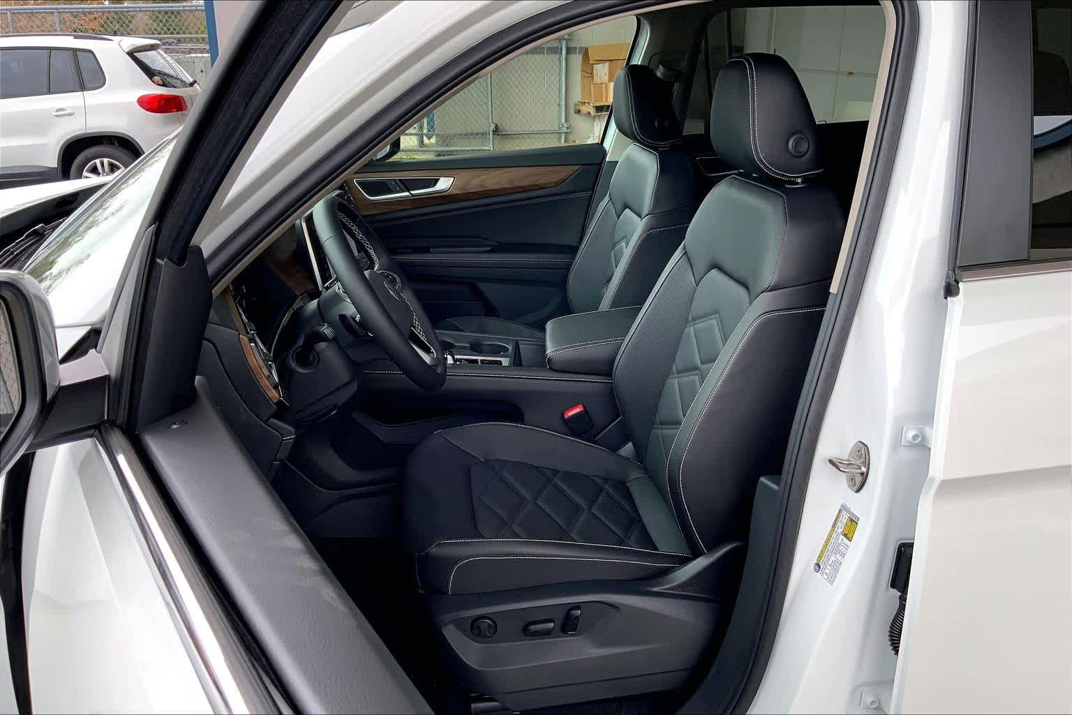 New 2026 Volkswagen Atlas SE FWD image 9