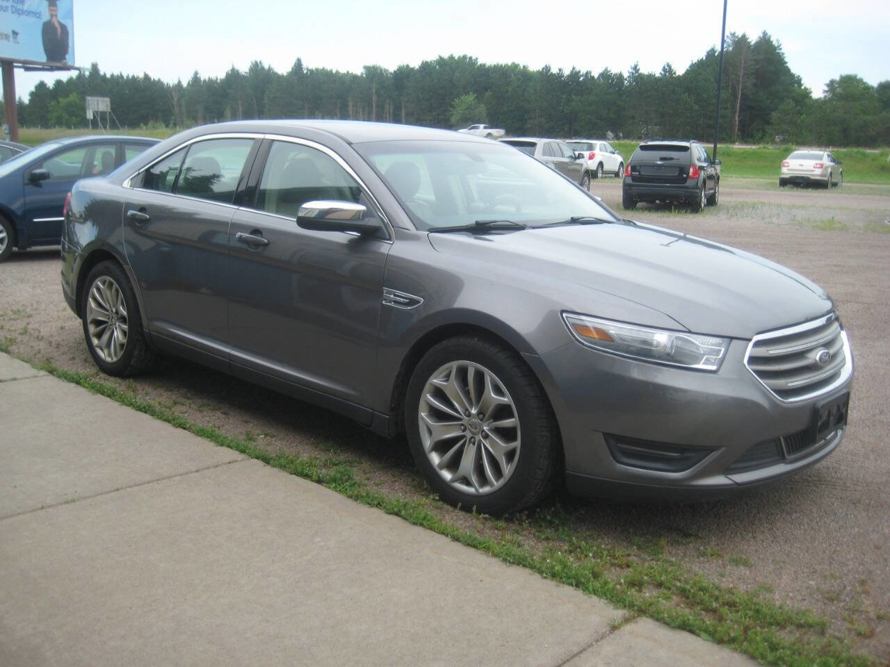 Used 2013 Ford Taurus Limited image 3