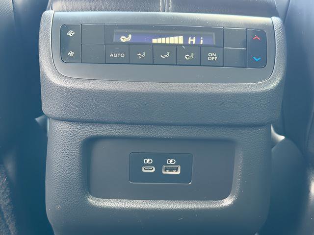 Used 2022 Nissan Pathfinder SL image 40