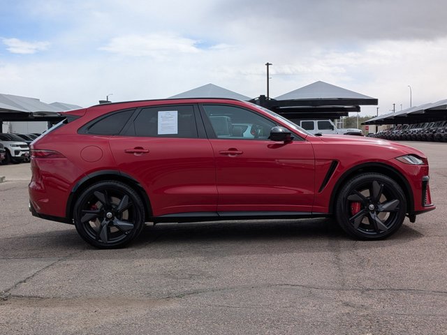 Used 2025 Jaguar F-PACE SVR 575 Edition image 4